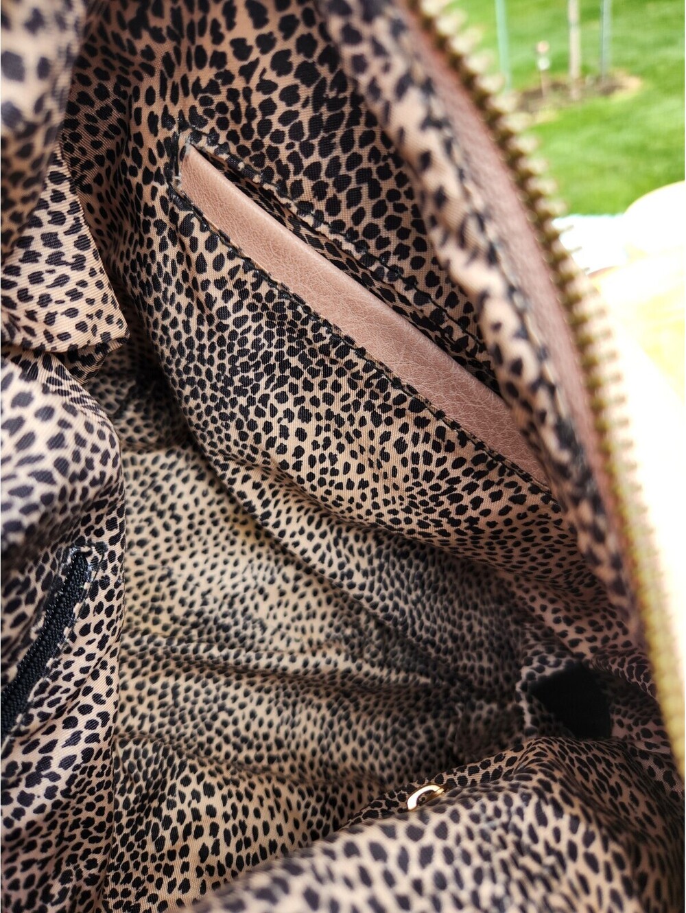 Light Pink Faux Leather Shoulder Bag with Leopard Print Interior - Picture 6 of 11